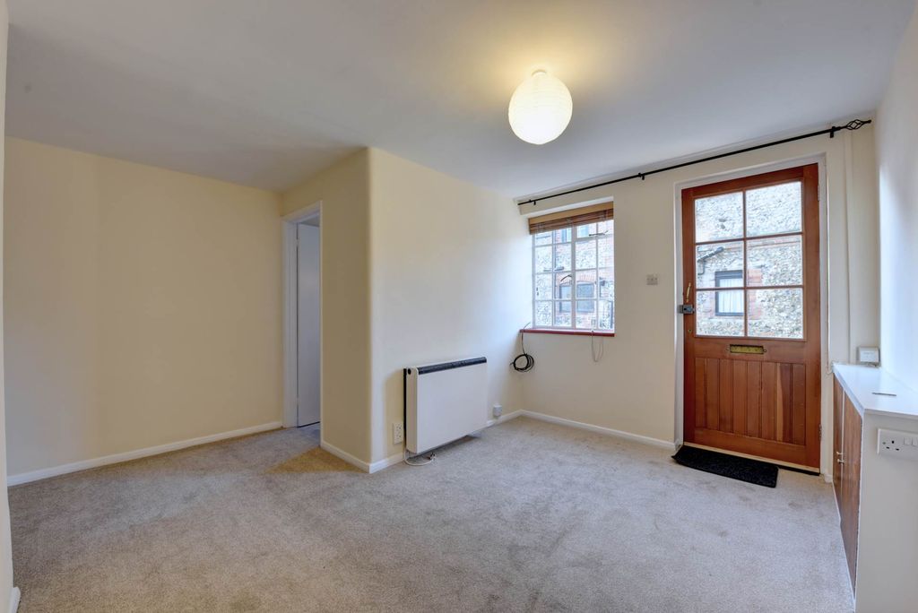 Property photo 2 of 9