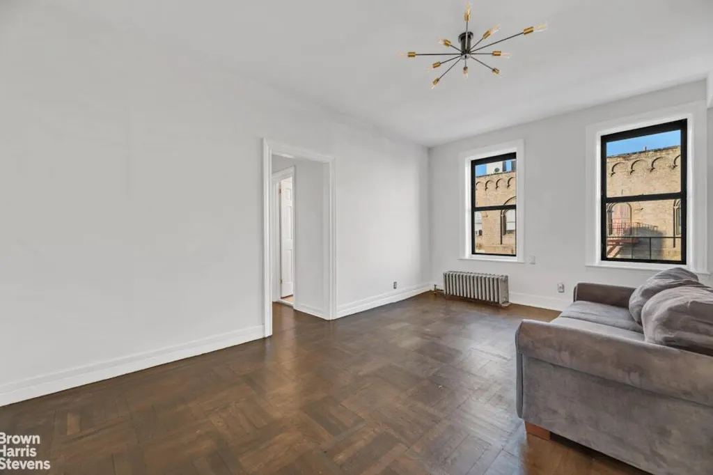 Property photo 3 of 6 <Alttext/>