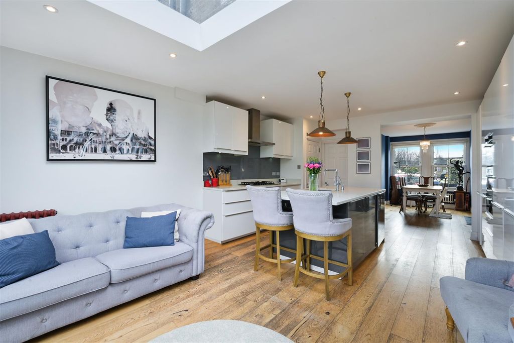 Property photo 3 of 15 Kitchen/Diner