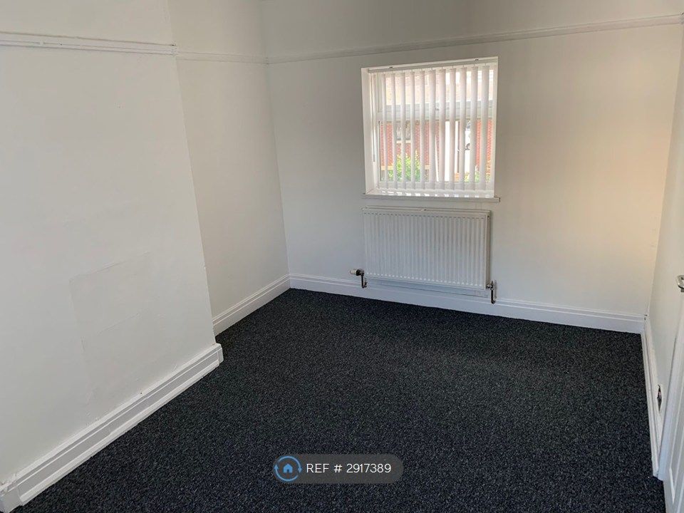 Property photo 3 of 35