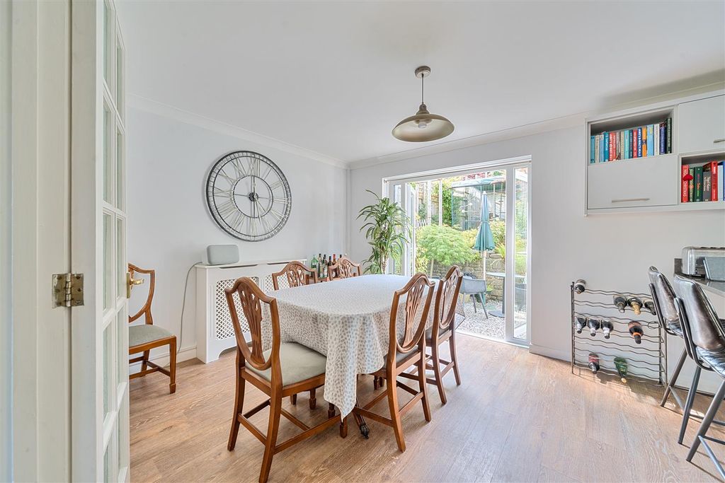 Property photo 3 of 29 Spinney Dining.Jpg