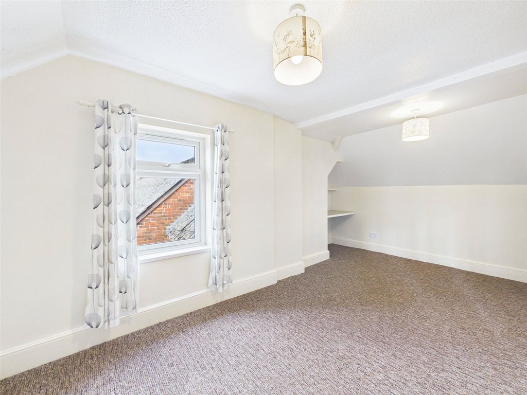 Property photo 3 of 8 Picture No. 24