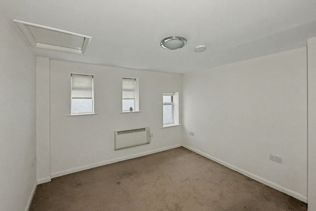 Property photo 2 of 11 Flat 2, 10 High Street, Stokesley, Middlesbrough Ts9 5Dq