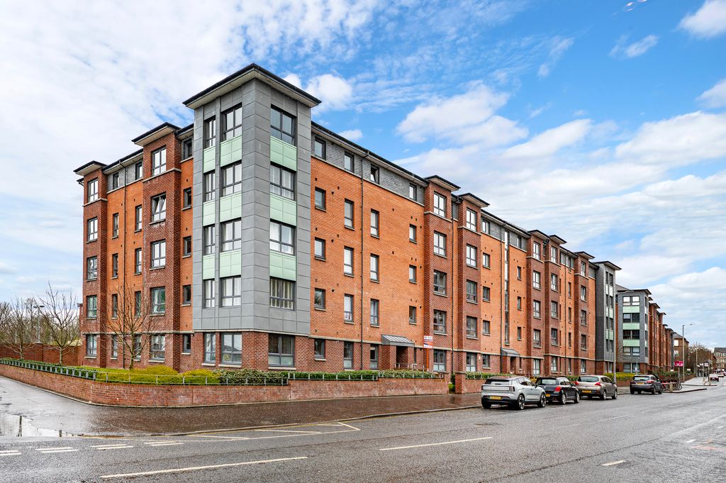 Property photo 1 of 28