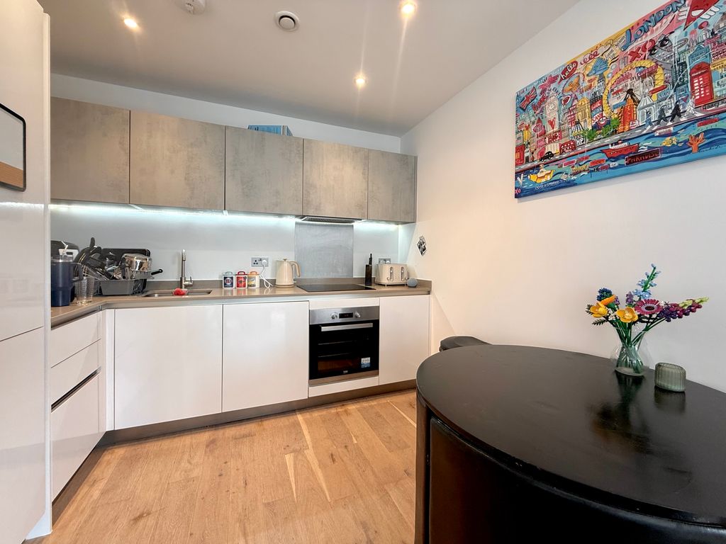 Property photo 3 of 10 Dining Room