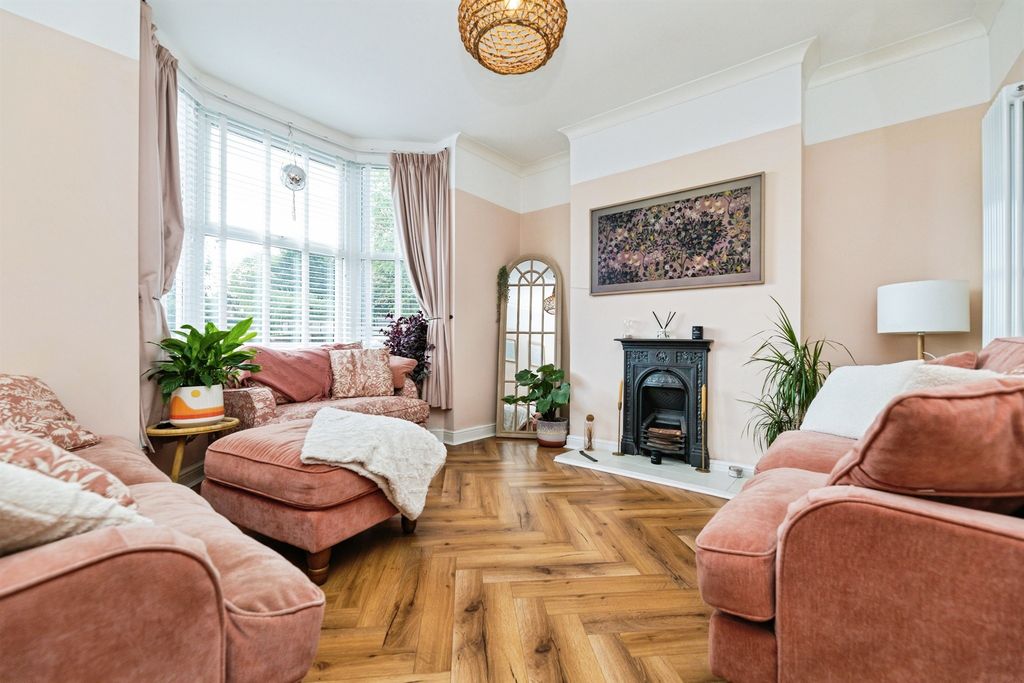 Property photo 2 of 12