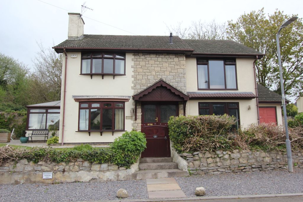 Property photo 1 of 44