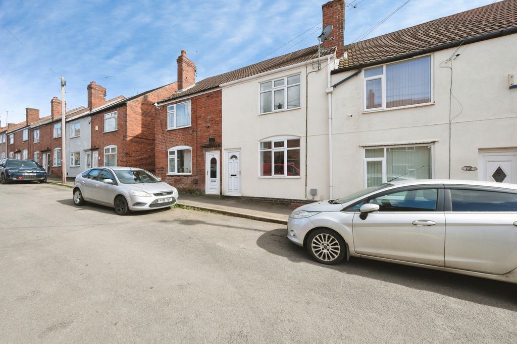 Property photo 2 of 20 Bedroom 1