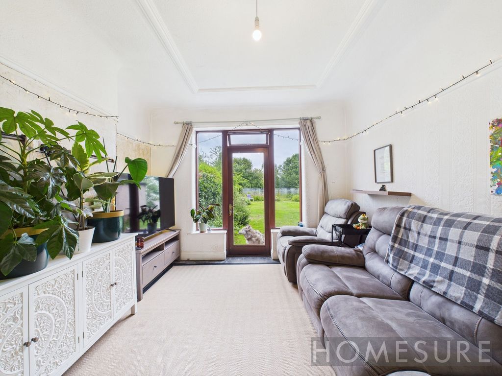 Property photo 2 of 27