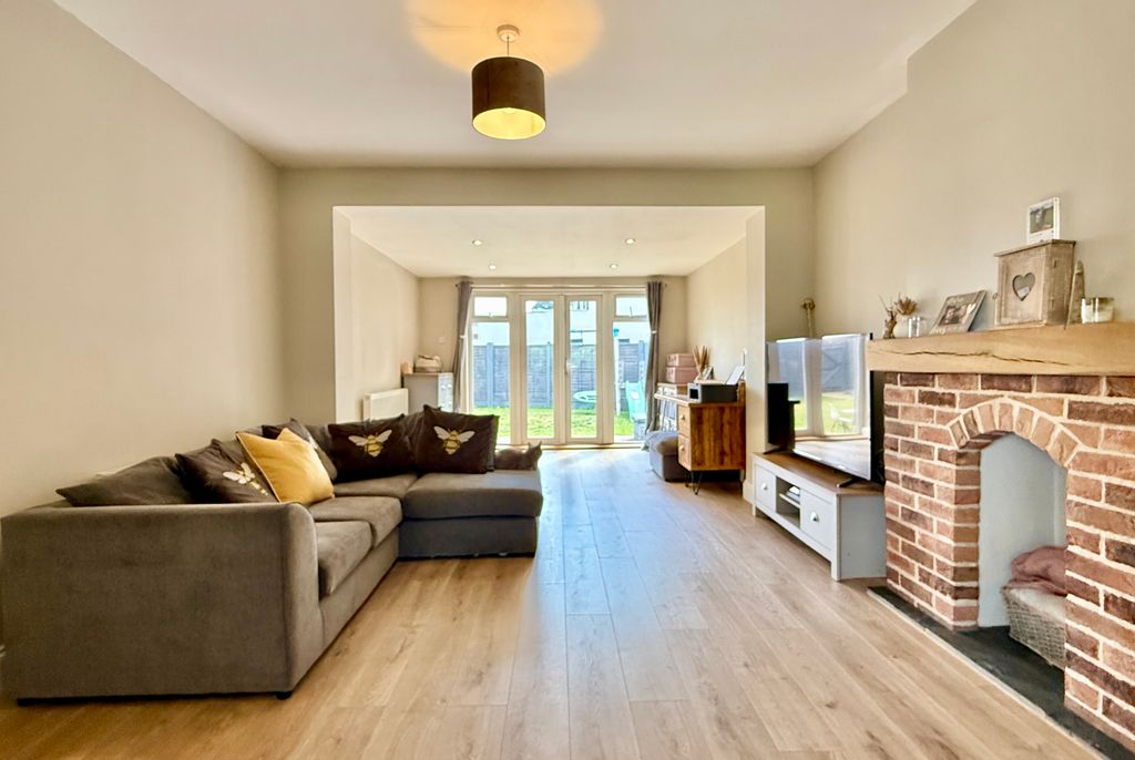Property photo 2 of 14 Img_4294