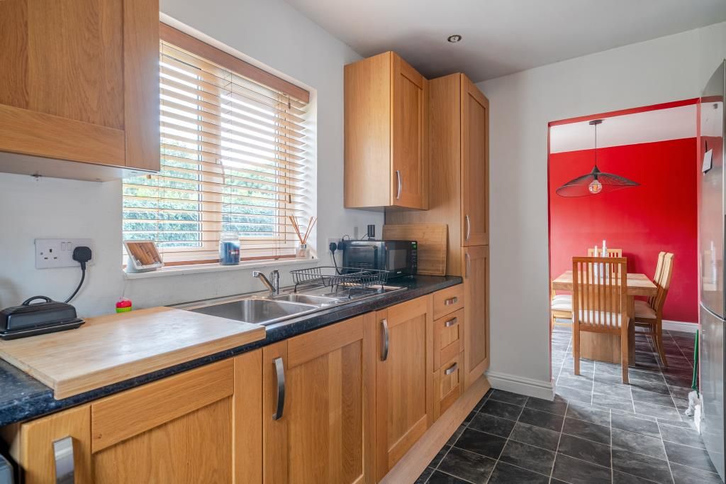 Property photo 3 of 20 Kitchen