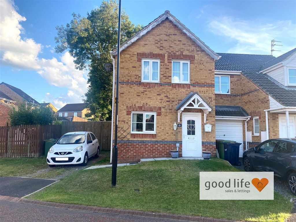 Property photo 1 of 19 20250909_165857312_Ios26Hemsbyclose.Jpg