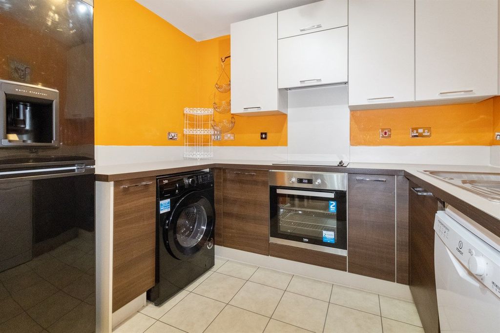 Property photo 3 of 8