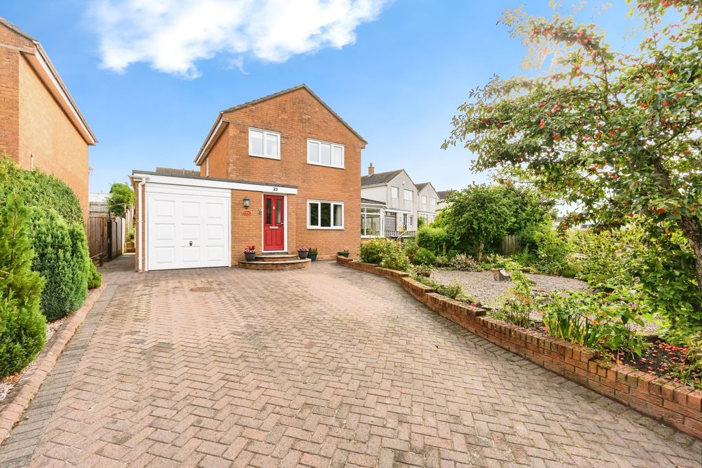Property photo 1 of 12 Outside