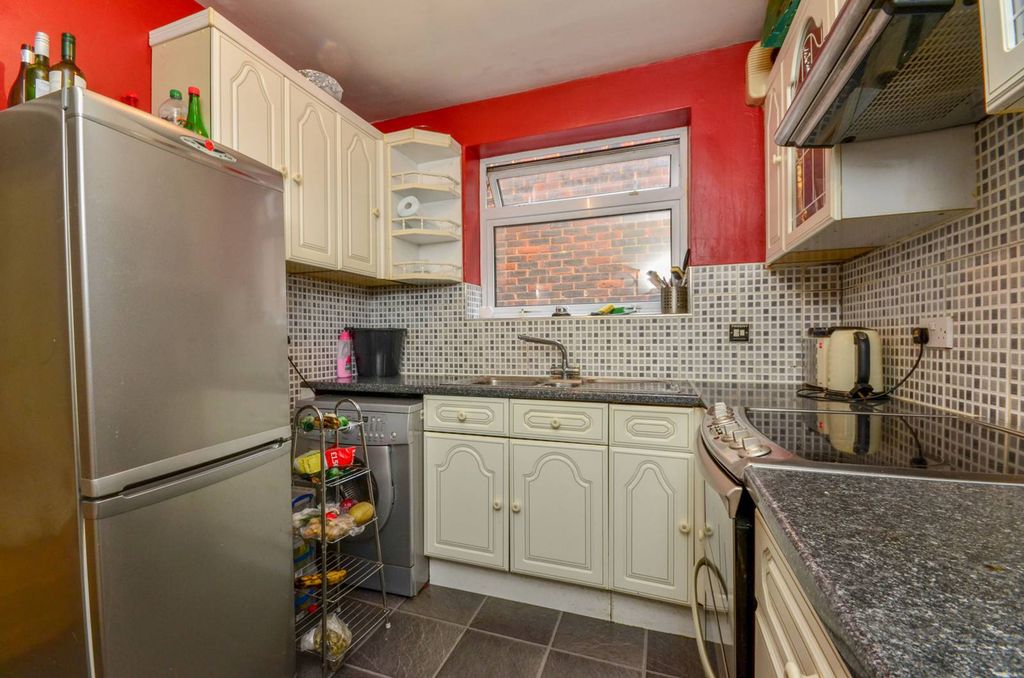 Property photo 2 of 6
