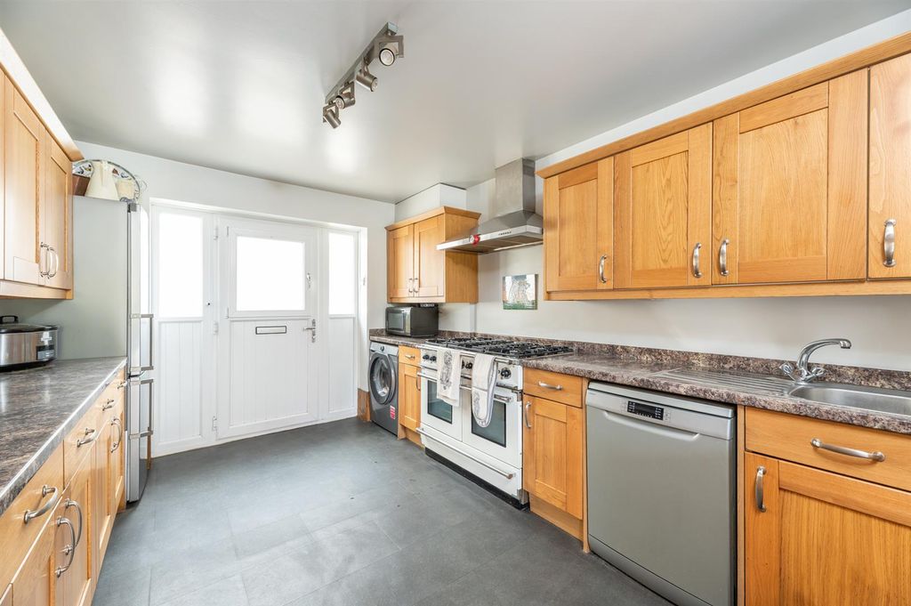 Property photo 3 of 22 Kitchen