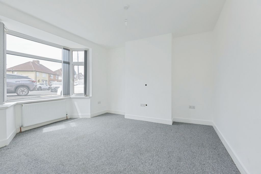Property photo 2 of 17 Photo
