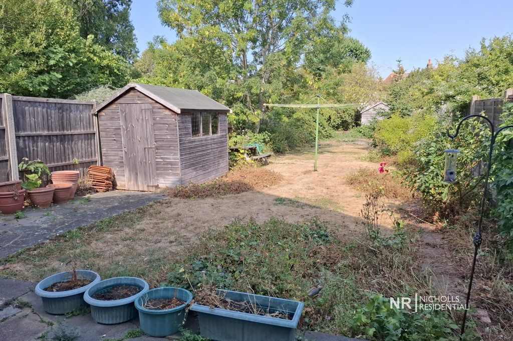 Property photo 2 of 18 Garden