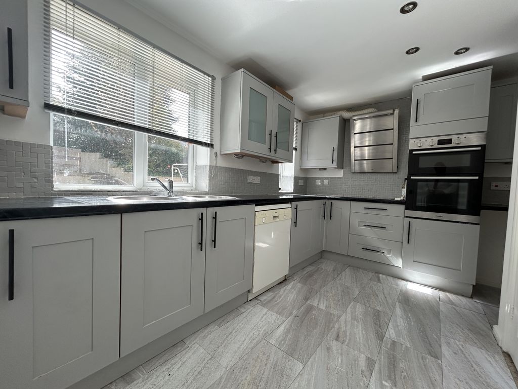 Property photo 3 of 16 Img_8204