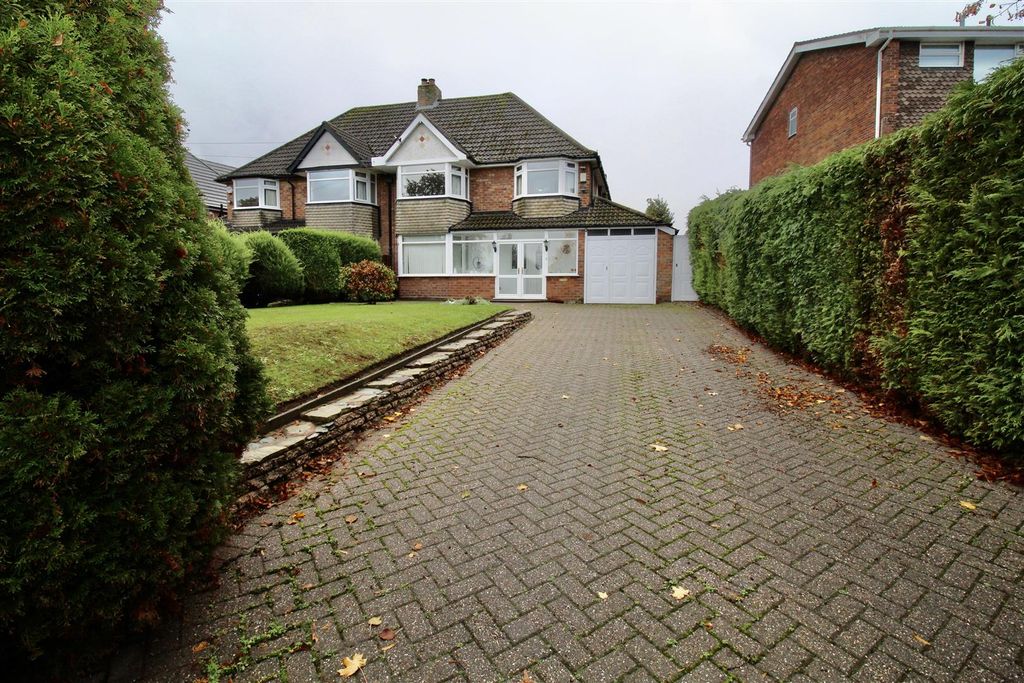 Property photo 1 of 37 Front Garden