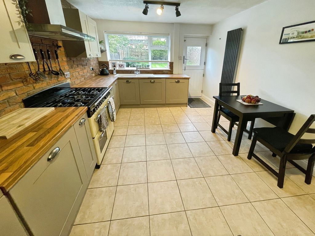 Property photo 3 of 17 Kitchen Diner