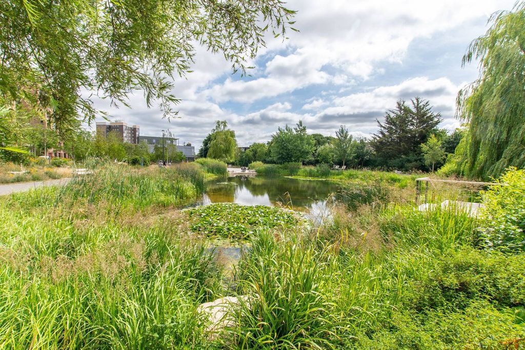 Property photo 1 of 28