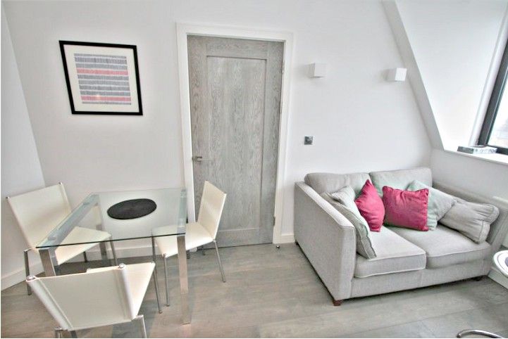 Property photo 1 of 11 Living2New.Jpg