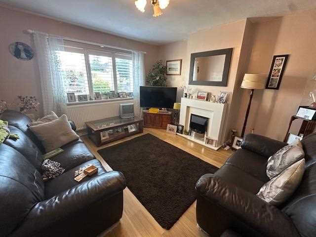 Property photo 2 of 20