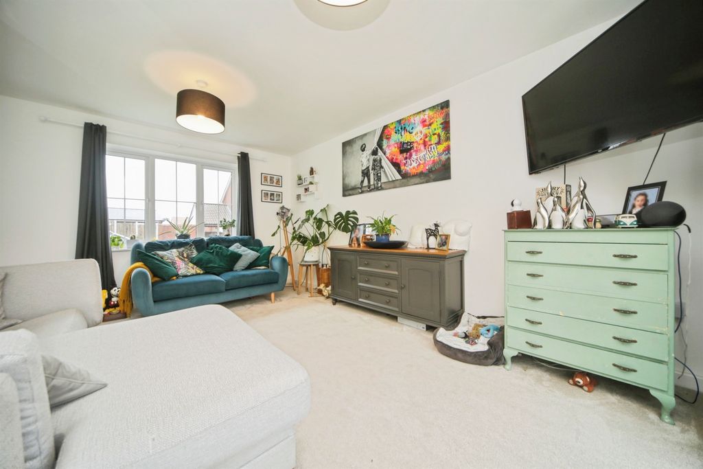 Property photo 3 of 20