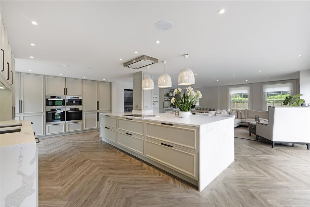 Property photo 2 of 26 91986_Thrifts House, London Road (38).Jpg