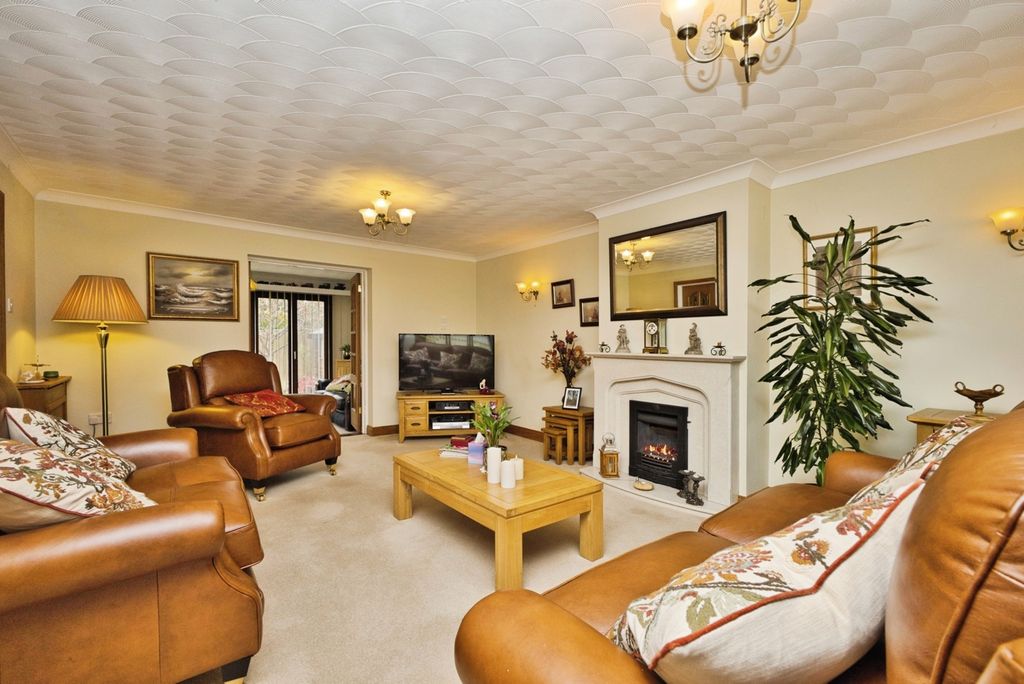 Property photo 2 of 31 Pbox-Img.Jpg