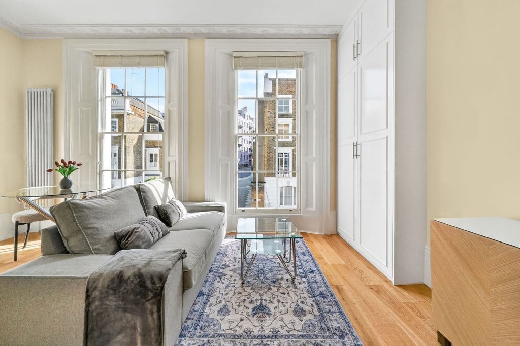 Property photo 3 of 6 Almeida Street