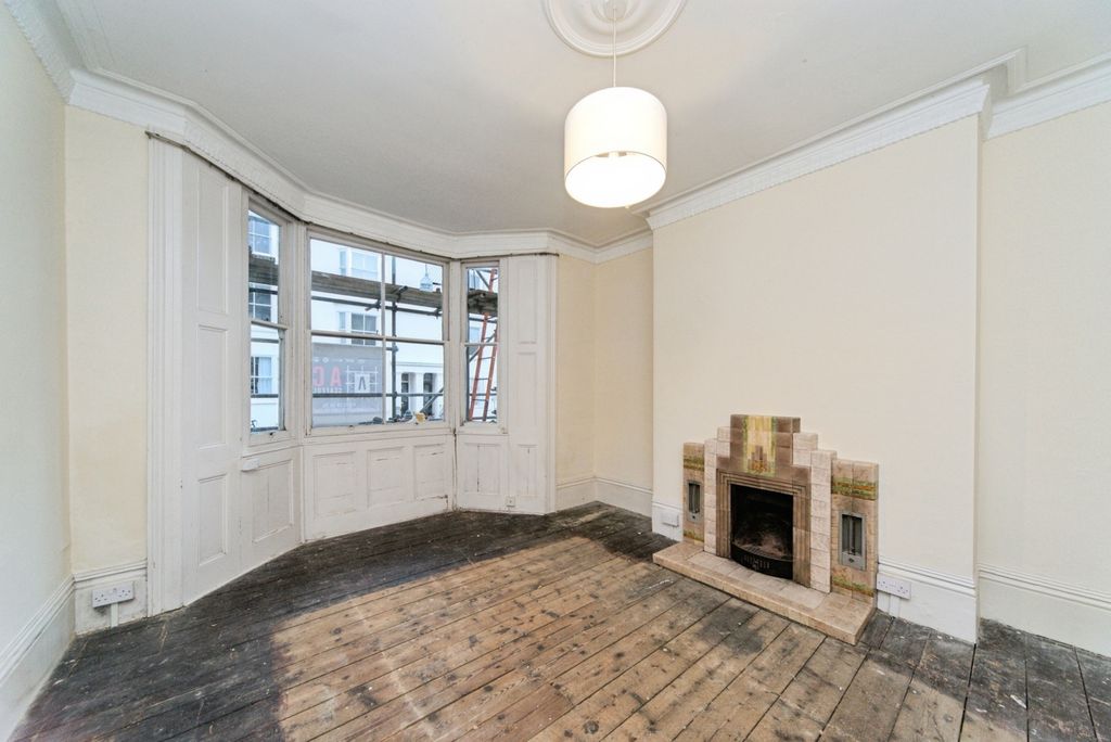 Property photo 3 of 12 Photo