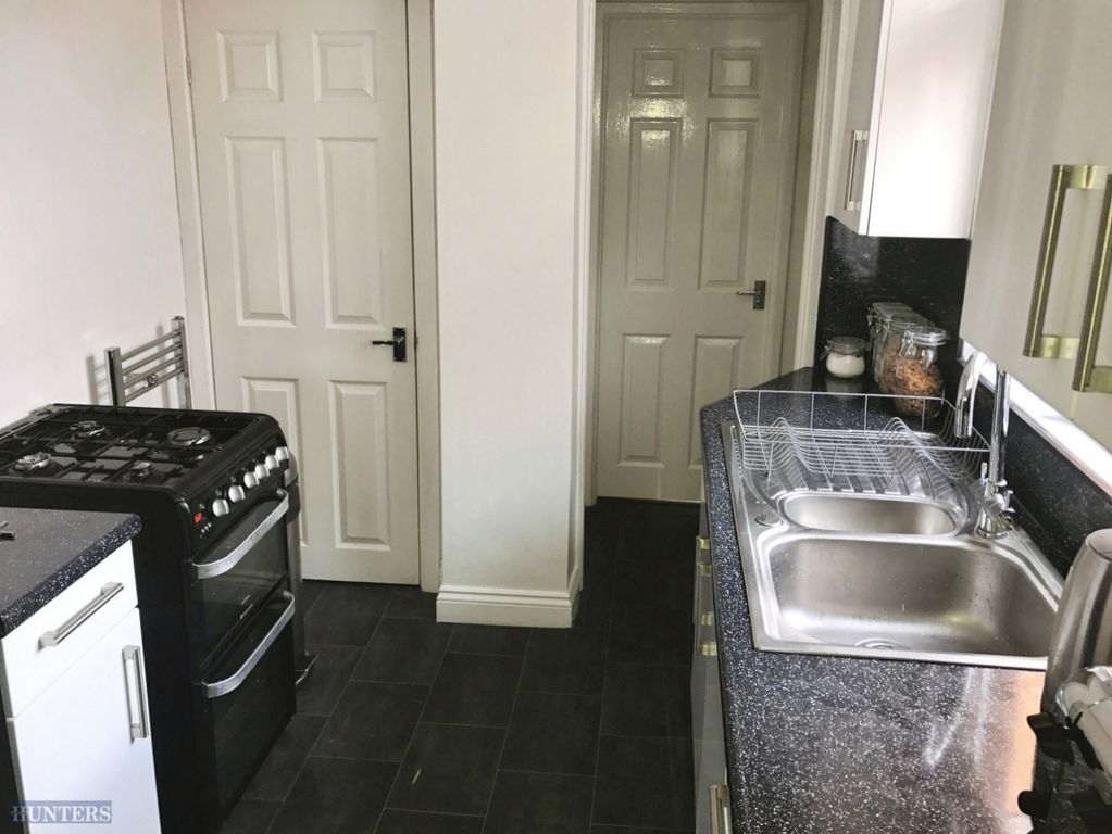 Property photo 2 of 8 Kitchen