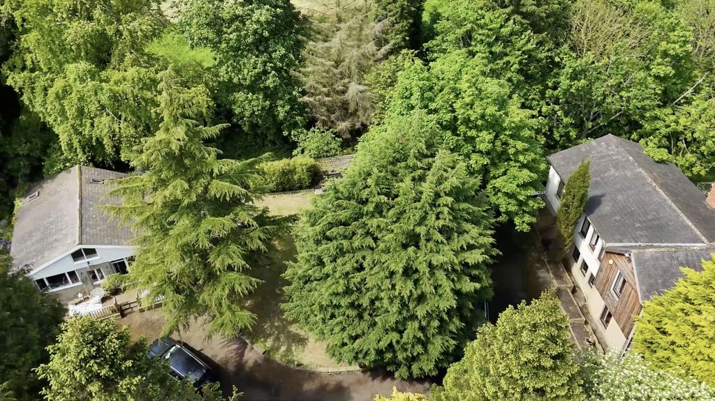Property photo 1 of 52