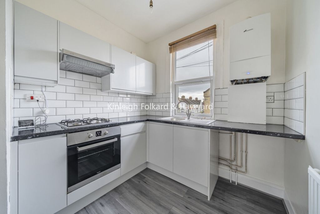 Property photo 3 of 6 5115d84d-884F-4927-8