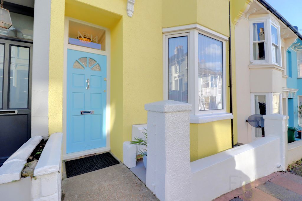 Property photo 2 of 22 Front 2