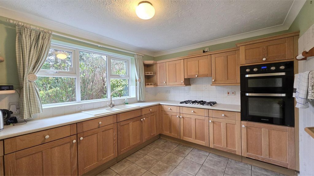 Property photo 3 of 20