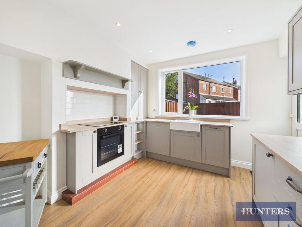 Property photo 2 of 18 Kitchen