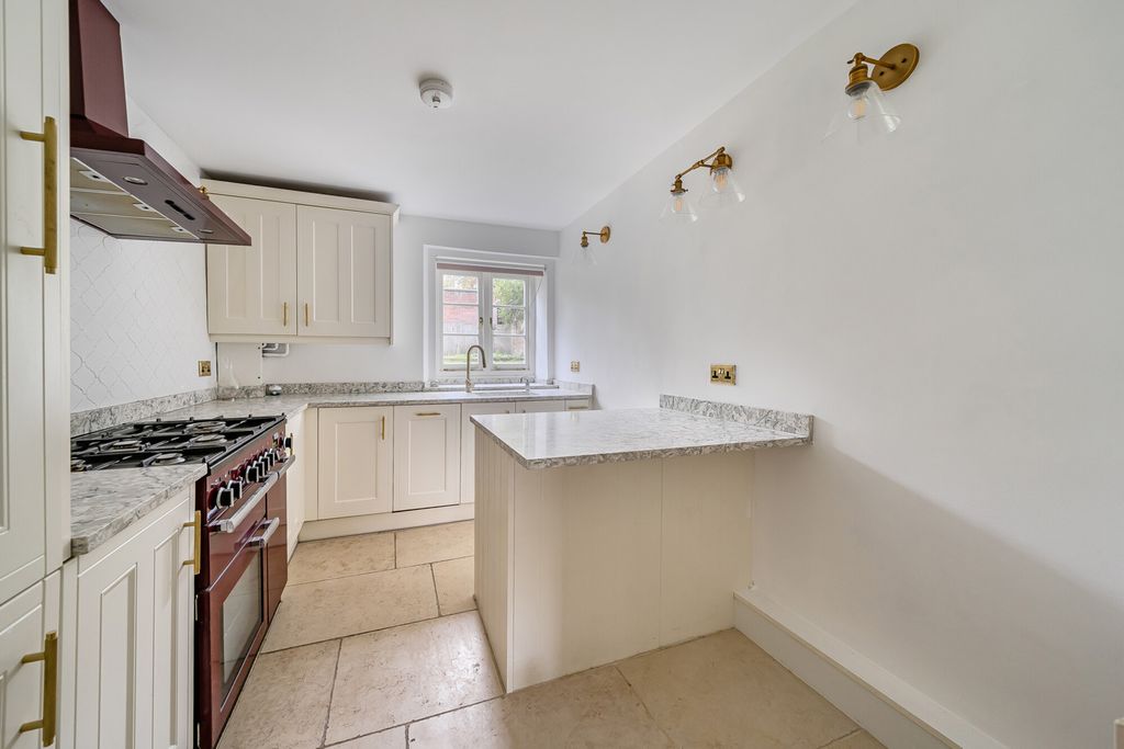 Property photo 2 of 18 Kitchen