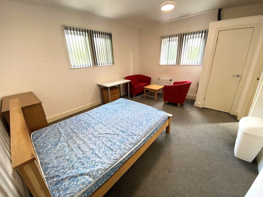 Property photo 3 of 5