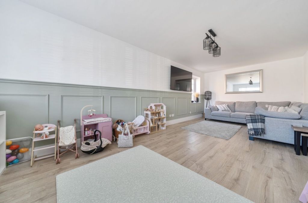 Property photo 3 of 22