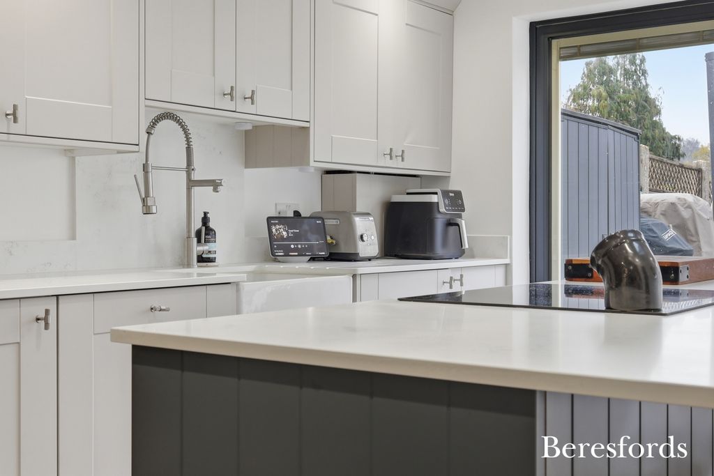 Property photo 3 of 15 Picture No. 11