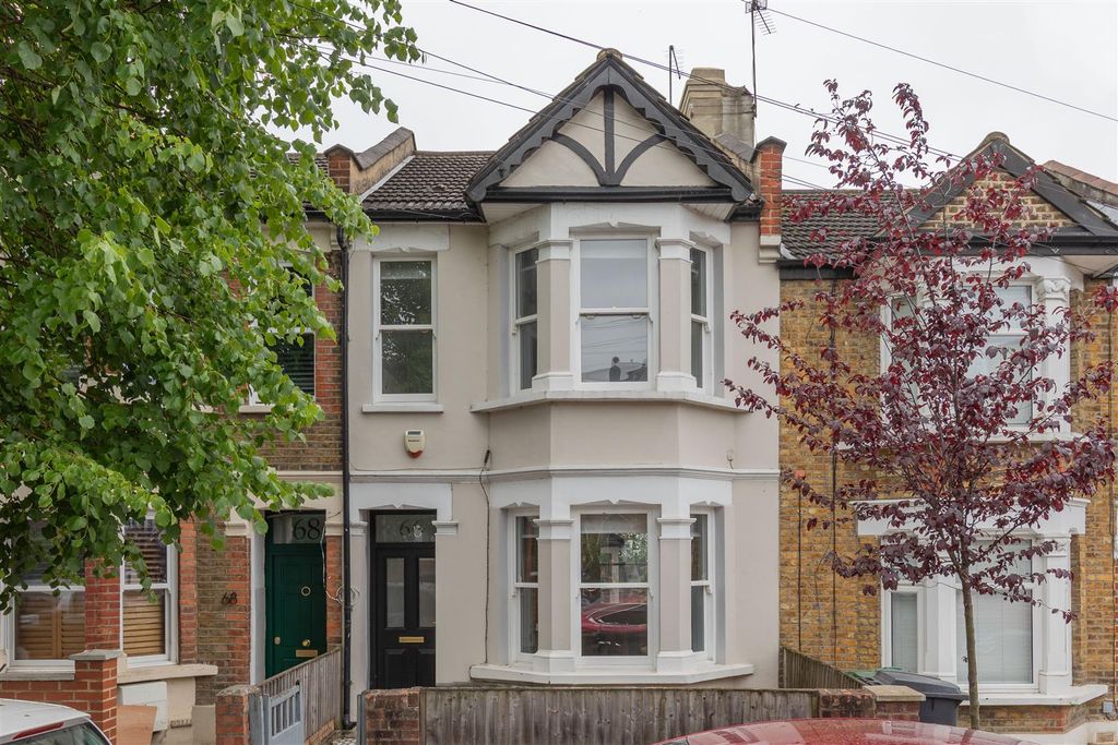 Property photo 1 of 29 Woodlands Road, E17