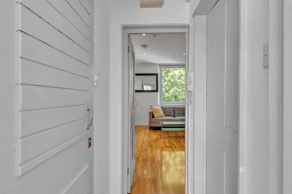 Property photo 3 of 10 Picture No. 01