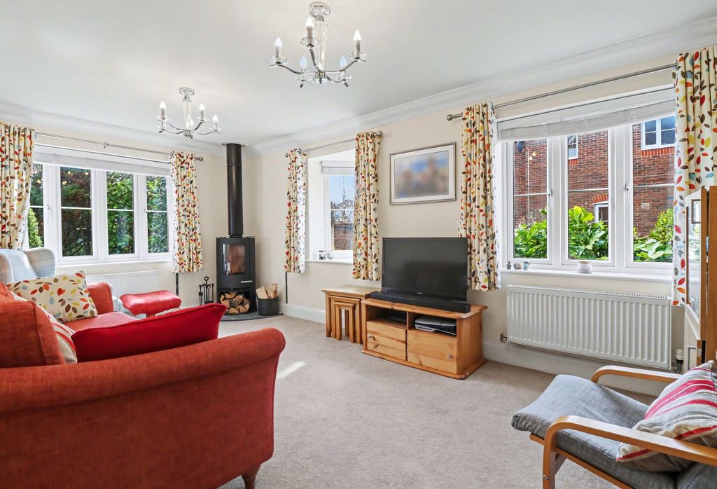 Property photo 3 of 25