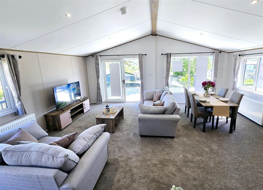 Property photo 3 of 15 3.Jpg