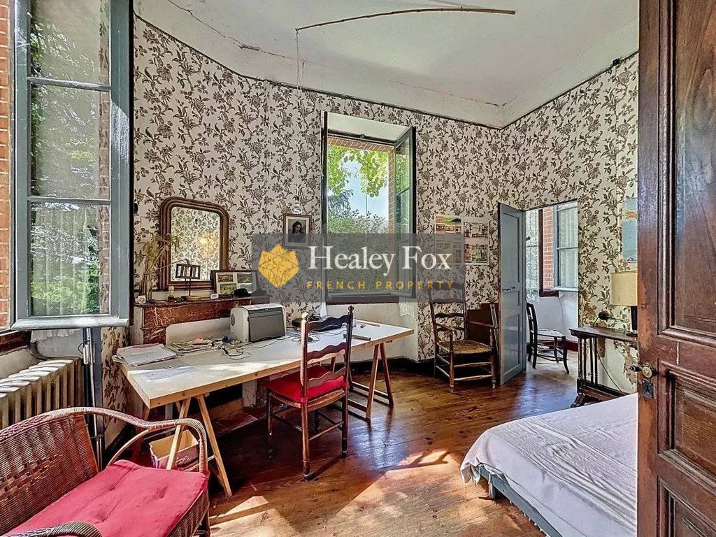 Property photo 2 of 36