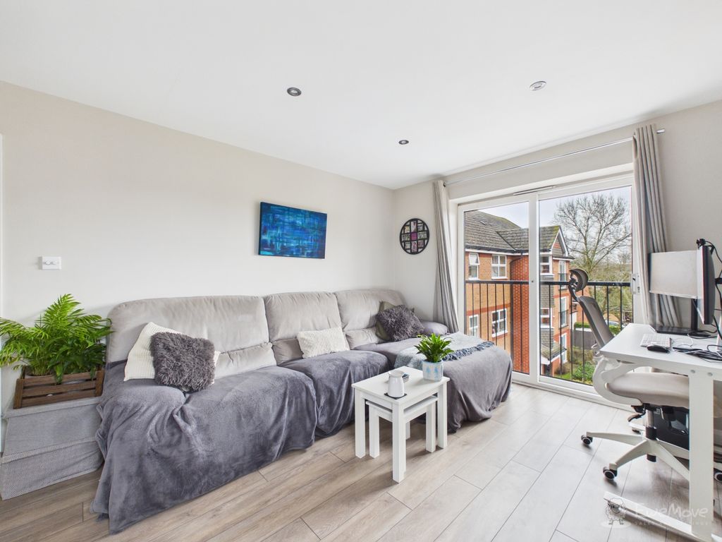 Property photo 2 of 17 Living Room- Mark Stephens Ewemove Newmarket And S