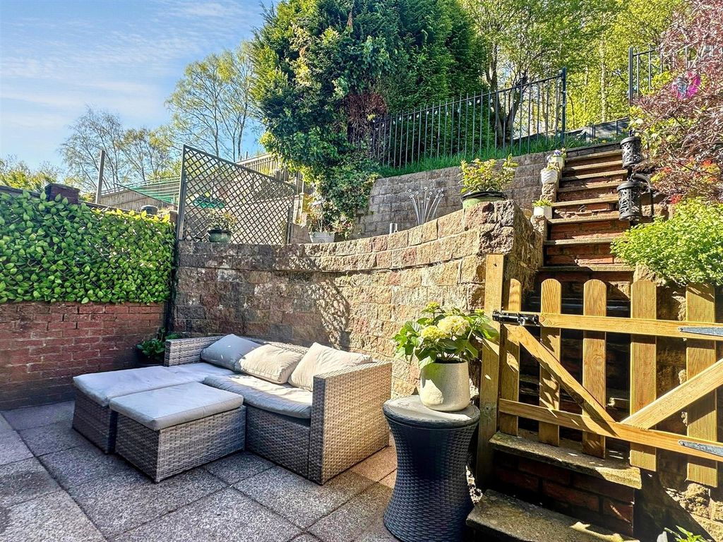 Property photo 2 of 27 Outside